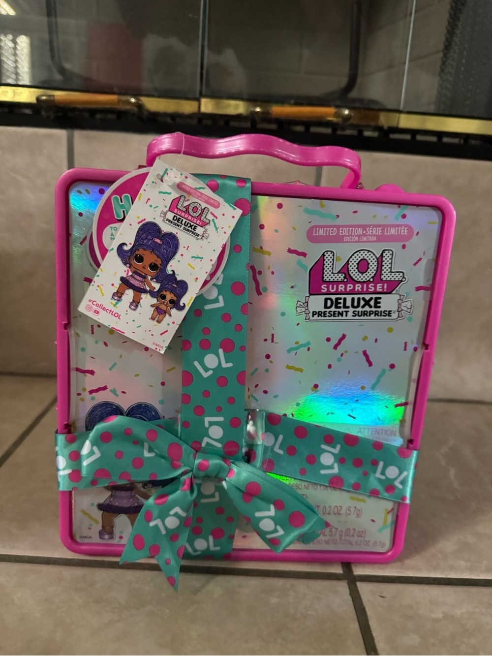 LOL Surprise! Deluxe Present Surprise
Limited Edition
